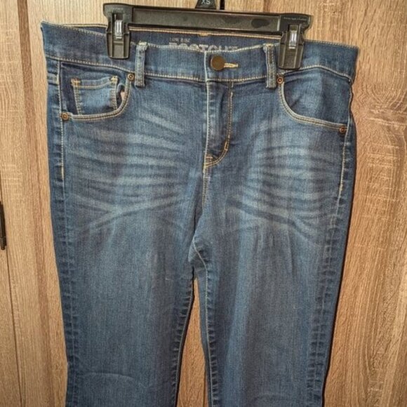 *3 FOR $9* New York & Co NY&C Low Rise Boot Cut Bootcut Leg Fit Medium Wash Jean - Picture 2 of 4